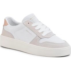 Sneakersy GANT - Lagalilly 20531507 Br. Wht/Cream G282. Białe półbuty damskie GANT, bez wzorów, ze skóry, bez obcasa, na płaskiej podeszwie, bez zapięcia. Za 469,00 zł.