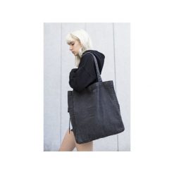 DENIM BAG IN BLACK. Czarne torebki klasyczne damskie marki The Hive, bez wzorów, z denimu, duże, bez dodatków. Za 139,00 zł.