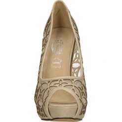 CZÓŁENKA CASU 7038. Brązowe buty ślubne damskie Casu, na koturnie. Za 54,99 zł.