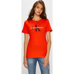 Calvin Klein Jeans - Top. Różowe topy damskie Calvin Klein Jeans, l, z nadrukiem, z bawełny, z okrągłym kołnierzem. Za 199,90 zł.