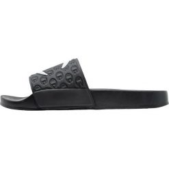 Champion Reverse Weave POOL SLIDES Sandały kąpielowe black. Czarne kąpielówki męskie marki Champion Reverse Weave, z materiału. Za 129,00 zł.
