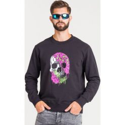 BLUZA Just Cavalli. Czarne bluzy męskie xs, z nadrukiem, z bawełny, z okrągłym kołnierzem. Za 599,40 zł.