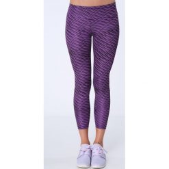 Legginsy sportowe we wzory fioletowe MR15285. Fioletowe legginsy damskie marki Fasardi, s. Za 59,00 zł.