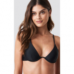 NA-KD Swimwear Góra bikini z miseczkami - Black. Czarne bikini marki NA-KD Swimwear. Za 80,95 zł.