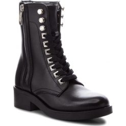 Botki GUESS - FLZEL3 LEA10 BLACK. Czarne buty zimowe damskie marki Guess, z materiału, na obcasie. Za 829,00 zł.