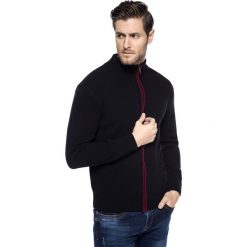 Sweter TOMASSO SWCR000251. Czerwone swetry męskie Giacomo Conti, m, bez wzorów, z wełny, klasyczne, z klasycznym kołnierzykiem, bez kaptura. Za 249,00 zł.
