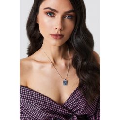 NA-KD Accessories Naszyjnik z kwadratową zawieszką - Silver. Szare naszyjniki damskie NA-KD Accessories, pozłacane. Za 48,95 zł.