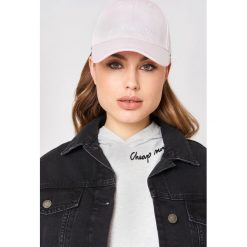 Cheap Monday Czapka z daszkiem CM - Pink. Różowe czapki z daszkiem damskie marki Cheap Monday, z nadrukiem. W wyprzedaży za 50,48 zł.