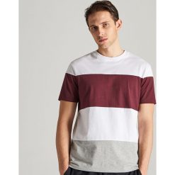 T-shirt w pasy - Bordowy. Czerwone t-shirty męskie Reserved, s, bez wzorów, bez kołnierzyka. Za 49,99 zł.