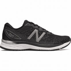 New Balance 880v9 - W880BK9. Buty sportowe damskie New Balance, bez wzorów, z gumy, tenisowe. W wyprzedaży za 299,99 zł.