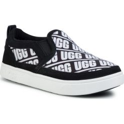 Tenisówki UGG - K Caplan Slip-On Ugg 1107976K Bwht. Czarne trampki chłopięce Ugg, bez wzorów, ze skóry, bez zapięcia. Za 259,00 zł.