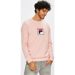 Fila - Bluza. Różowe bluzy męskie Fila, s, z nadrukiem, z bawełny, z okrągłym kołnierzem, bez rękawów, bez kaptura. W wyprzedaży za 159,90 zł.