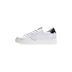 Buty Philippe Model Paris VBLU V029 MADELEINE. Białe trampki męskie Philippe Model Paris, bez wzorów, bez zapięcia. Za 1001,24 zł.