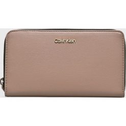 Calvin Klein - Portfel Fold Large. Szare portfele damskie Calvin Klein, z materiału. Za 269,90 zł.