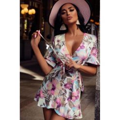 Sukienka LILY. Sukienki damskie Sukienka LILY, s, bez wzorów, bez kołnierzyka, z krótkim rękawem, krótkie, mini. W wyprzedaży za 89,00 zł.