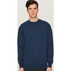 Gładka bluza Basic - Granatowy. Niebieskie bluzy męskie Reserved, m. Za 59,99 zł.