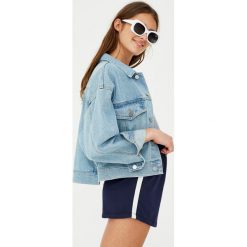 Spodenki sportowe Paradise. Zielone spodenki sportowe damskie marki Pull&Bear, sportowe. Za 49,90 zł.