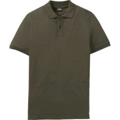 Shirt polo z bawełny pique bonprix ciemnooliwkowy. Zielone koszulki męskie bonprix, s, bez wzorów, z bawełny, bez rękawów. Za 37,99 zł.
