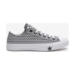 Converse Chuck Taylor All Star Mission-V Tenisówki Czarny Biały. Czarne trampki i tenisówki damskie Converse, bez wzorów, ze skóry, bez zapięcia. Za 378,95 zł.