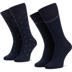 Zestaw 2 par wysokich skarpet męskich EMPORIO ARMANI - 302302 9A292 00134 r. 39/46 Blu. Niebieskie skarpetki męskie Emporio Armani, bez wzorów, z elastanu. W wyprzedaży za 69,00 zł.