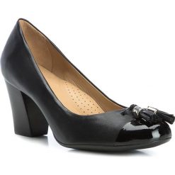 Buty damskie. Czółenka damskie Wittchen, z aplikacjami, ze skóry, bez obcasa. W wyprzedaży za 239,90 zł.