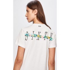 Miss Sixty - T-shirt. Białe bluzki damskie Miss Sixty, s, z aplikacjami, z bawełny, z okrągłym kołnierzem. Za 379,90 zł.