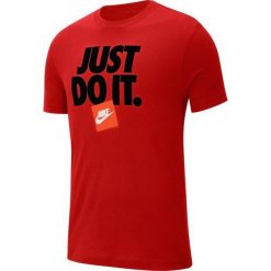 Nike Koszulka Męska M Nsw Tee Hbr 3 University Red White M. Czerwone koszulki męskie Nike, m, bez wzorów, z tkaniny, sportowe, bez kołnierzyka, bez rękawów. Za 109,00 zł.