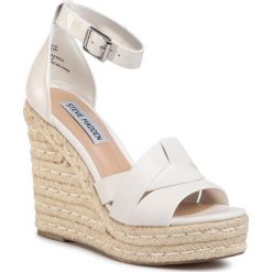 Espadryle STEVE MADDEN - Sivian SM11000977-03001-107 White Leather. Białe espadryle damskie Steve Madden, bez wzorów, ze skóry ekologicznej, bez obcasa, na obcasie. W wyprzedaży za 279,00 zł.