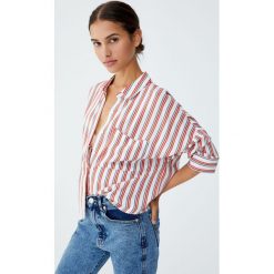 Koszula basic w kontrastowe paski. Szare koszule damskie Pull&Bear, w paski, z kontrastowym kołnierzykiem, z długim rękawem. Za 69,90 zł.