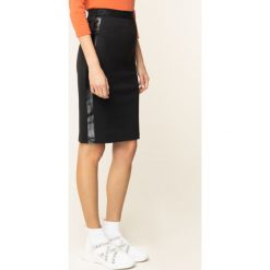 Spódnica ołówkowa Calvin Klein Jeans Milano J20J212941. Czarne spódniczki damskie Calvin Klein Jeans, s, bez wzorów, z elastanu, midi, ołówkowe. Za 359,00 zł.