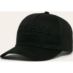 Guess Jeans - Czapka. Czarne czapki męskie Guess Jeans, z aplikacjami, z bawełny. W wyprzedaży za 99,90 zł.