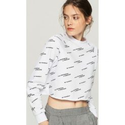 Bluzy damskie: Bluza z nadrukiem all over - Biały