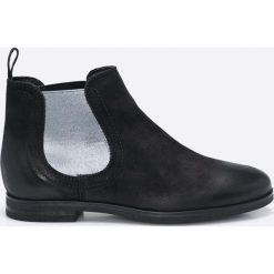 Tamaris - Botki. Szare buty zimowe damskie marki Tamaris, z materiału, z okrągłym noskiem, na obcasie. W wyprzedaży za 179,90 zł.