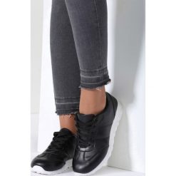 Czarne Buty Sportowe Enchanting Secret. Czarne buty sportowe damskie marki vices, bez wzorów, sportowe. Za 59,99 zł.