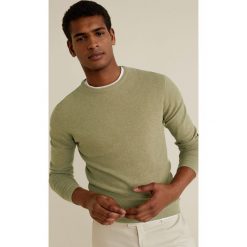 Mango Man - Sweter Avena. Niebieskie swetry męskie Mango Man, s, bez wzorów, z bawełny, z okrągłym kołnierzem, bez kaptura. W wyprzedaży za 59,90 zł.