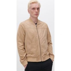 Kurtka bomber z imitacji zamszu -. Kurtki męskie Reserved, s, bez wzorów, bez kaptura. Za 199,99 zł.