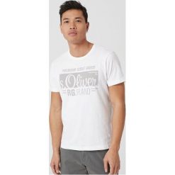 S.Oliver T-Shirt Męski, 03.899.32.5206 Xl, Biały. Białe koszulki męskie S.Oliver, s, bez wzorów, bez kołnierzyka, z krótkim rękawem, krótkie. W wyprzedaży za 39,00 zł.