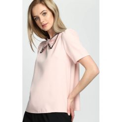 Różowa Bluzka Only Decoration. Czerwone bralety damskie marki Born2be, s. Za 59,99 zł.