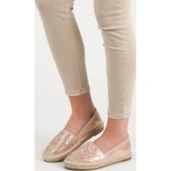 ESPADRYLE Z DŻETAMI. Szare baleriny damskie LUCKY SHOES, bez wzorów, bez obcasa. Za 49,90 zł.