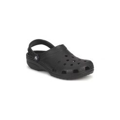 Chodaki Crocs CLASSIC. Czarne klapki damskie Crocs, bez wzorów, bez obcasa. Za 134,10 zł.