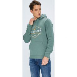 Quiksilver - Bluza. Zielone bluzy męskie Quiksilver, m, z nadrukiem, z bawełny, z kapturem, bez rękawów, z kapturem. W wyprzedaży za 199,90 zł.