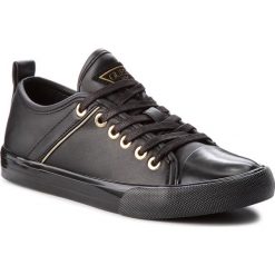 Trampki GUESS - FLJOI3 ELE12 BLACK. Czarne trampki i tenisówki damskie marki Guess, z aplikacjami, z gumy, bez obcasa, na płaskiej podeszwie, bez zapięcia. W wyprzedaży za 249,00 zł.