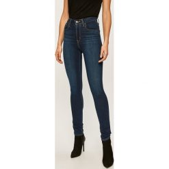 Levi's - Jeansy 721. Niebieskie jeansy damskie Levi's®, s, bez wzorów, z elastanu, z podwyższonym stanem. Za 359,90 zł.