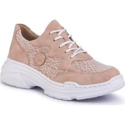 Sneakersy RIEKER - 57023-62 Beige. Brązowe półbuty damskie Rieker, ze skóry. W wyprzedaży za 179,00 zł.