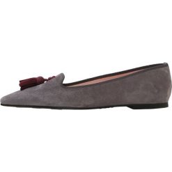 Pretty Ballerinas ANGELIS Półbuty wsuwane canan/radice tela fossil. Szare półbuty damskie marki Pretty Ballerinas, bez wzorów, ze skóry, bez obcasa, bez zapięcia. Za 719,00 zł.