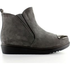 Szare Botki sztyblety z blaszką GG-31 Grey. Szare botki damskie ButyModne, eleganckie, bez obcasa, bez zapięcia. W wyprzedaży za 99,00 zł.
