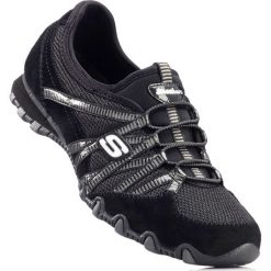 Buty wsuwane Skechers bonprix biało-beżowy. Białe buty sportowe damskie bonprix, bez wzorów, sportowe. Za 199,99 zł.