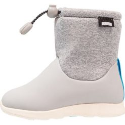 Native RANGER Śniegowce pigeon grey/bone white. Szare buty zimowe damskie marki Native, z materiału. W wyprzedaży za 220,35 zł.