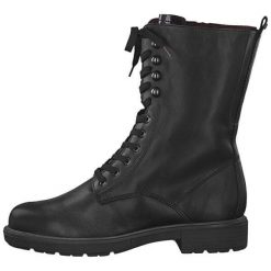 Tamaris Damskie botki 1-1-26231-23-001 Black (rozmiar 38). Czarne botki damskie Tamaris, bez obcasa, bez zapięcia. W wyprzedaży za 340,00 zł.