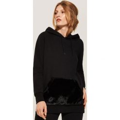 Bluza z ozdobną kieszenią - Czarny. Czarne bluzy damskie marki House, l. Za 69,99 zł.
